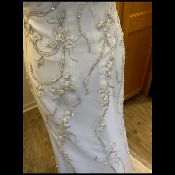 NWT Zurc white with silver lace trumpet spaghetti strap Wedding Dress size 2 - Picture 3 of 6